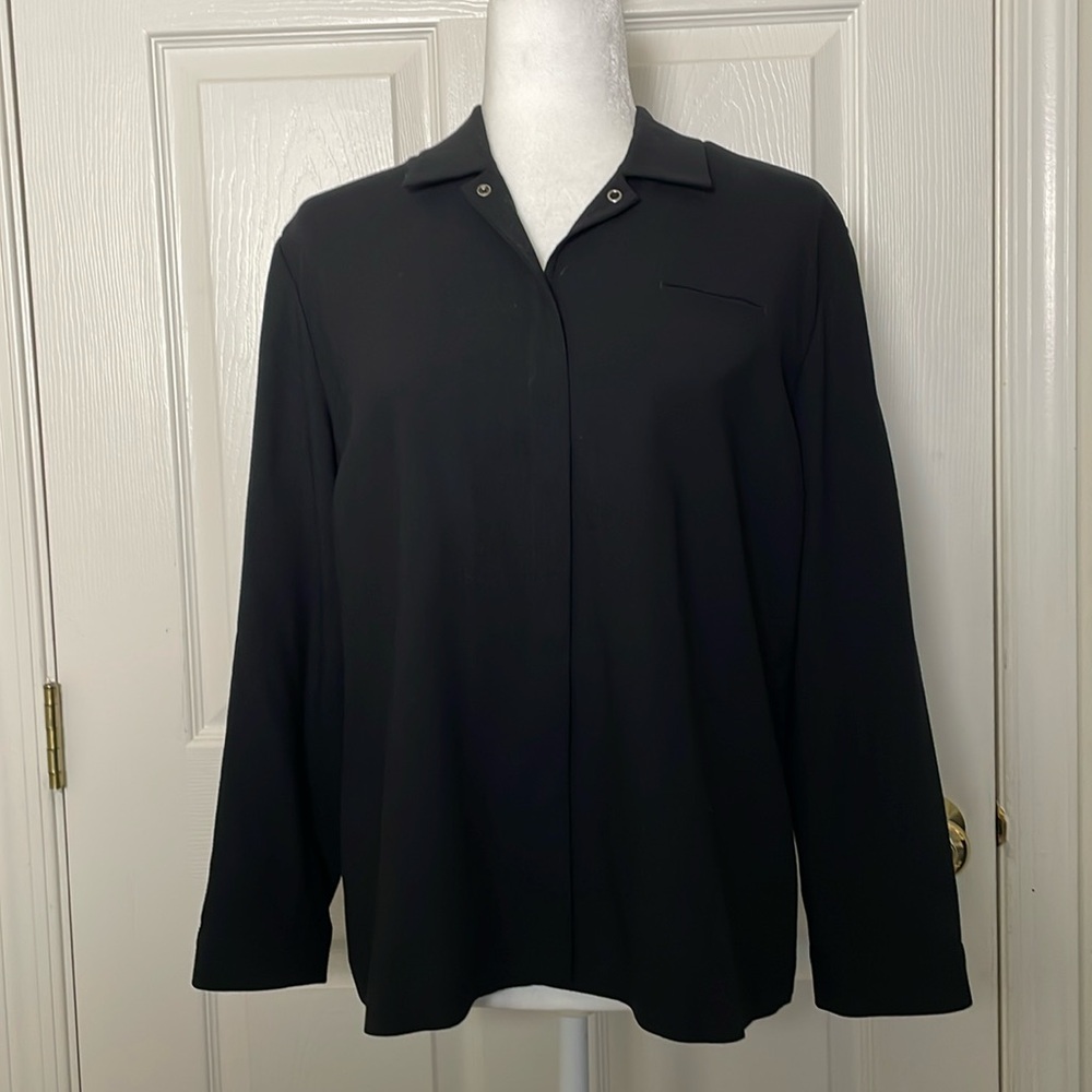 Banana Republic: Wool Top w/snap button closure